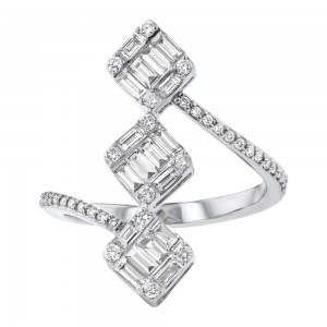 14K White Gold 0.85 carats Baguette and Round Diamonds Slanted Ring